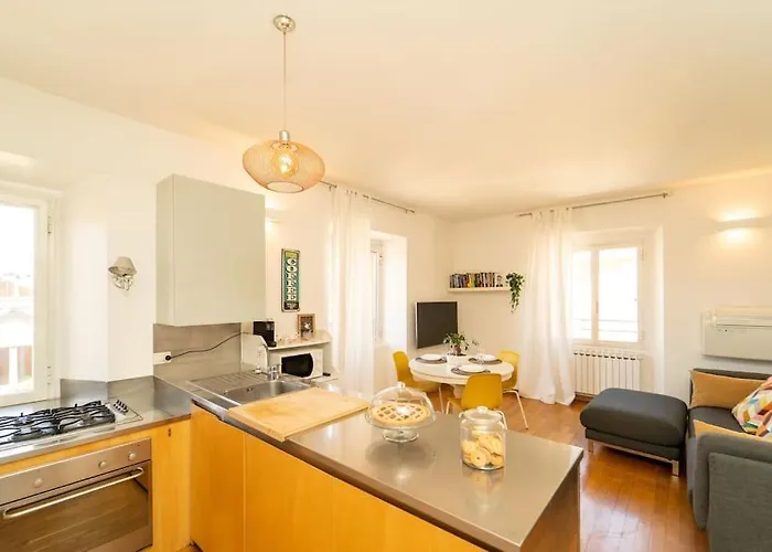 A 15 Min. Dal Duomo Lägenhet *